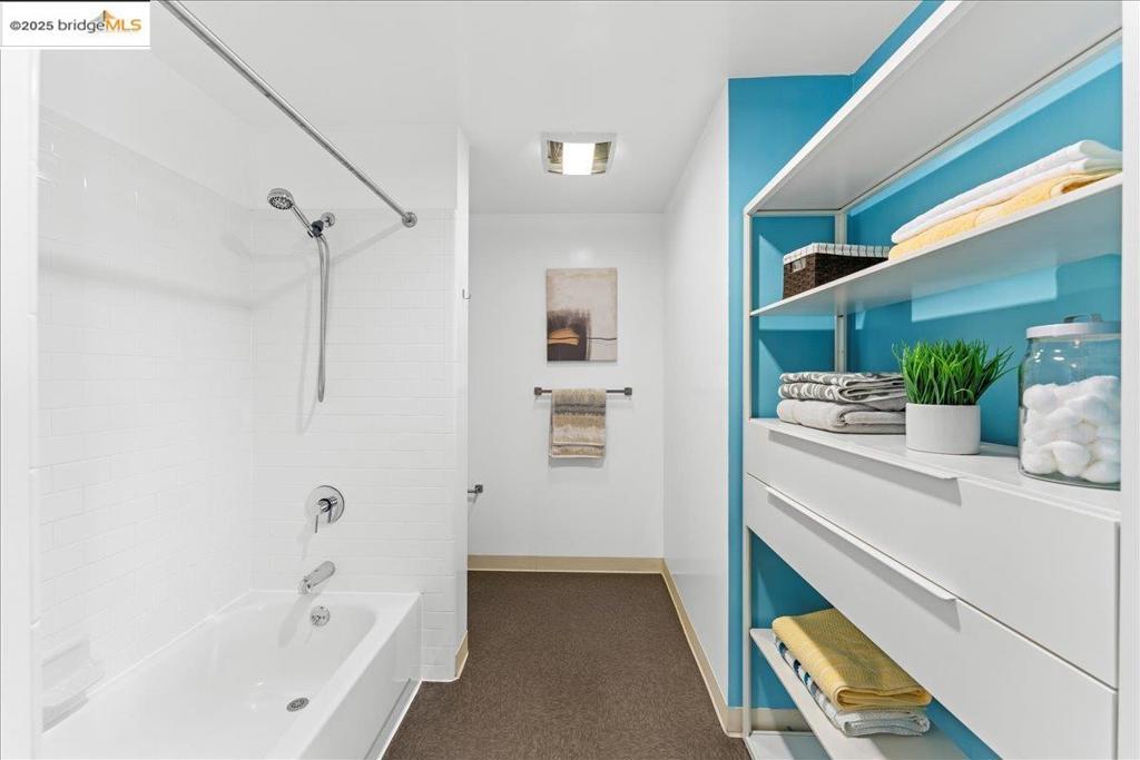 WEST OAK - Residential