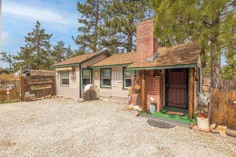 Photo of 40057 Forest Road, Big Bear, CA 92315 (MLS # 219145582PS)