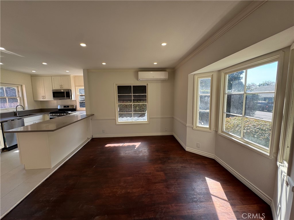 Alamitos Heights (AH) - Residential