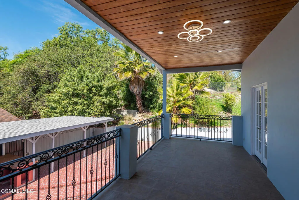 West Hills, California 91304, United States, 7 Bedrooms Bedrooms, ,8 BathroomsBathrooms,Residential,Active,90142