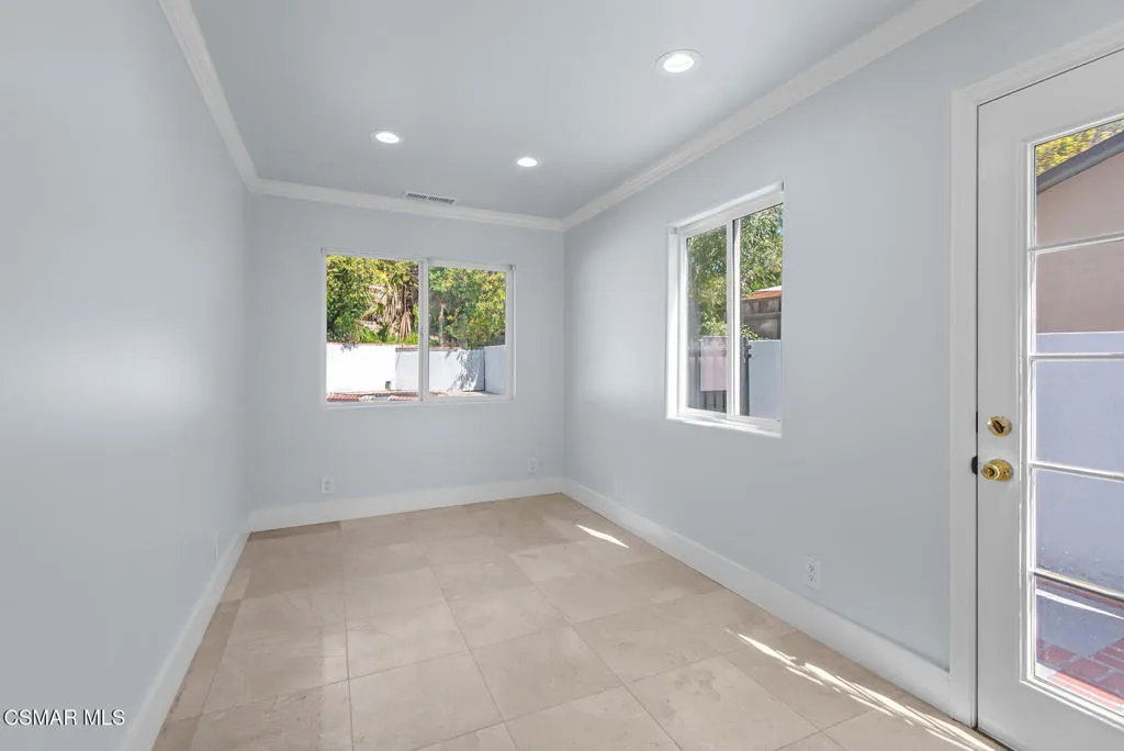 West Hills, California 91304, United States, 7 Bedrooms Bedrooms, ,8 BathroomsBathrooms,Residential,Active,90142