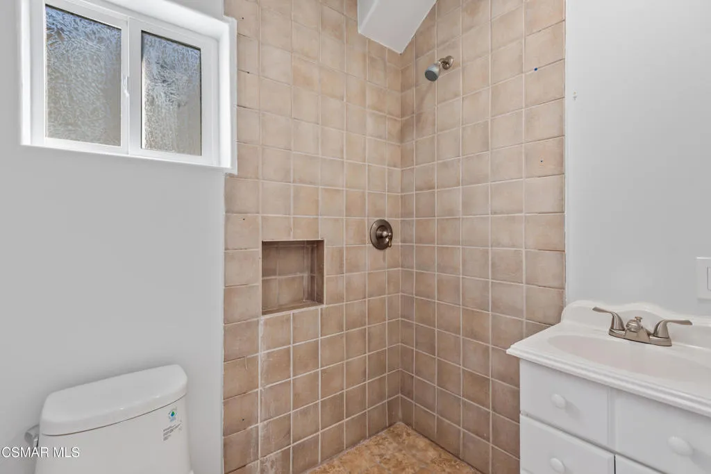 West Hills, California 91304, United States, 7 Bedrooms Bedrooms, ,8 BathroomsBathrooms,Residential,Active,90142