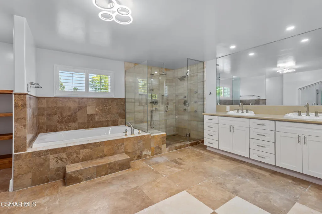 West Hills, California 91304, United States, 7 Bedrooms Bedrooms, ,8 BathroomsBathrooms,Residential,Active,90142