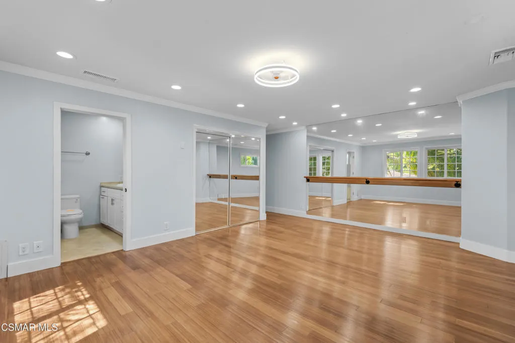 West Hills, California 91304, United States, 7 Bedrooms Bedrooms, ,8 BathroomsBathrooms,Residential,Active,90142