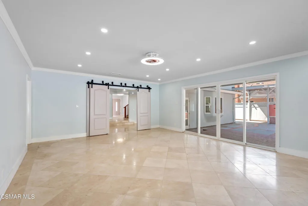 West Hills, California 91304, United States, 7 Bedrooms Bedrooms, ,8 BathroomsBathrooms,Residential,Active,90142