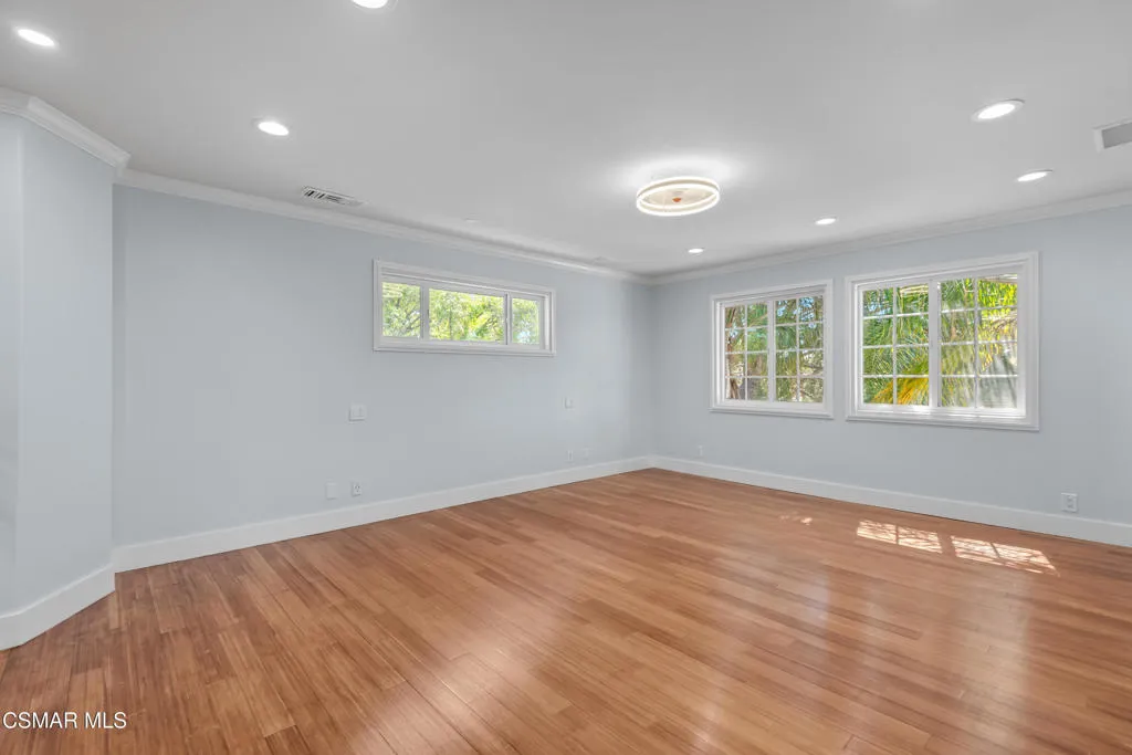 West Hills, California 91304, United States, 7 Bedrooms Bedrooms, ,8 BathroomsBathrooms,Residential,Active,90142