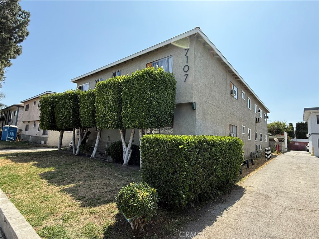 Properties 4 7107 Coldwater Canyon Avenue