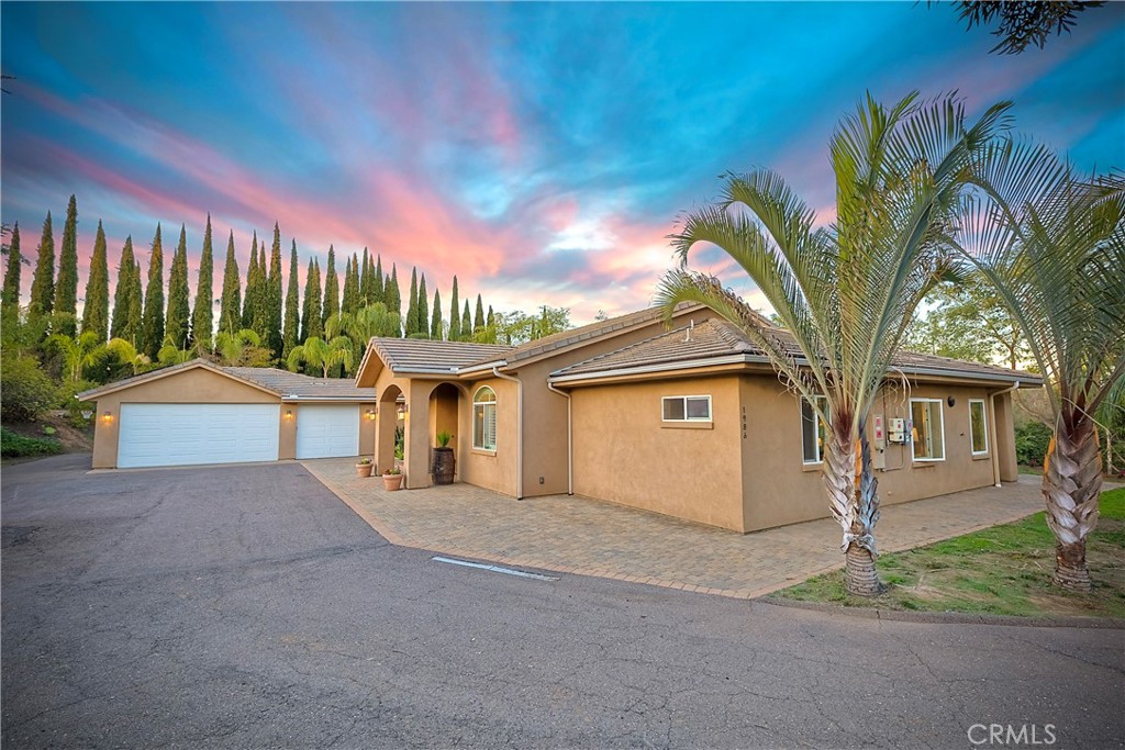 1986 Grey Rabbit Hollow Lane