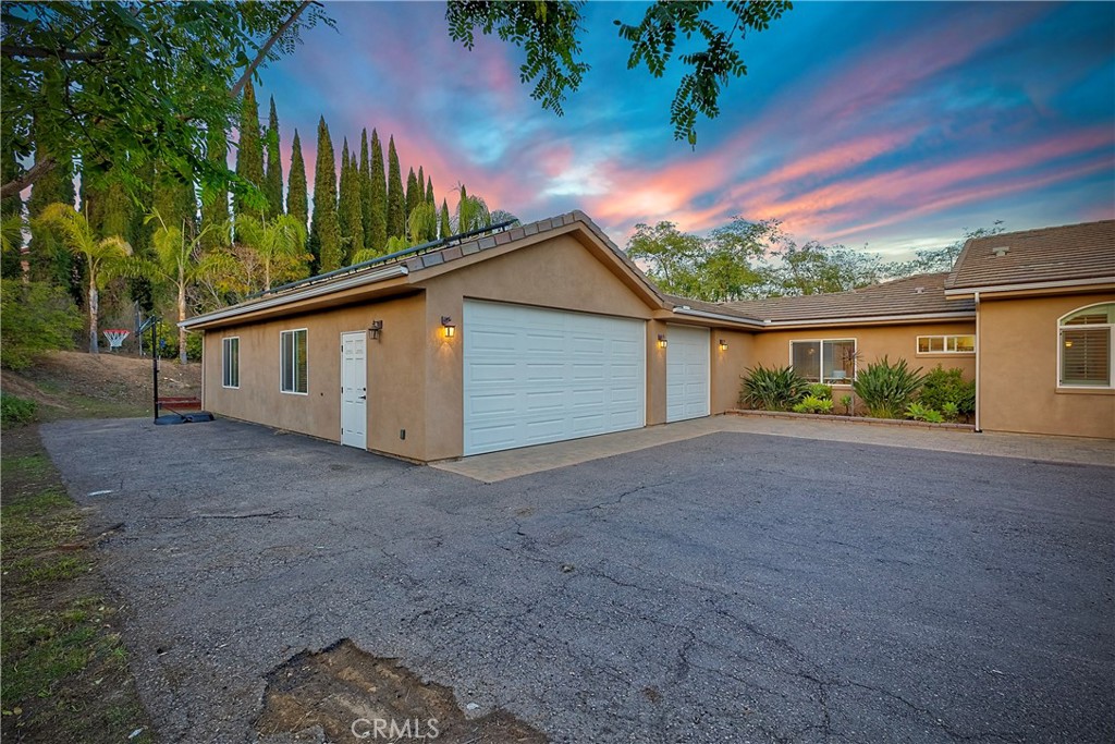 1986 Grey Rabbit Hollow Lane