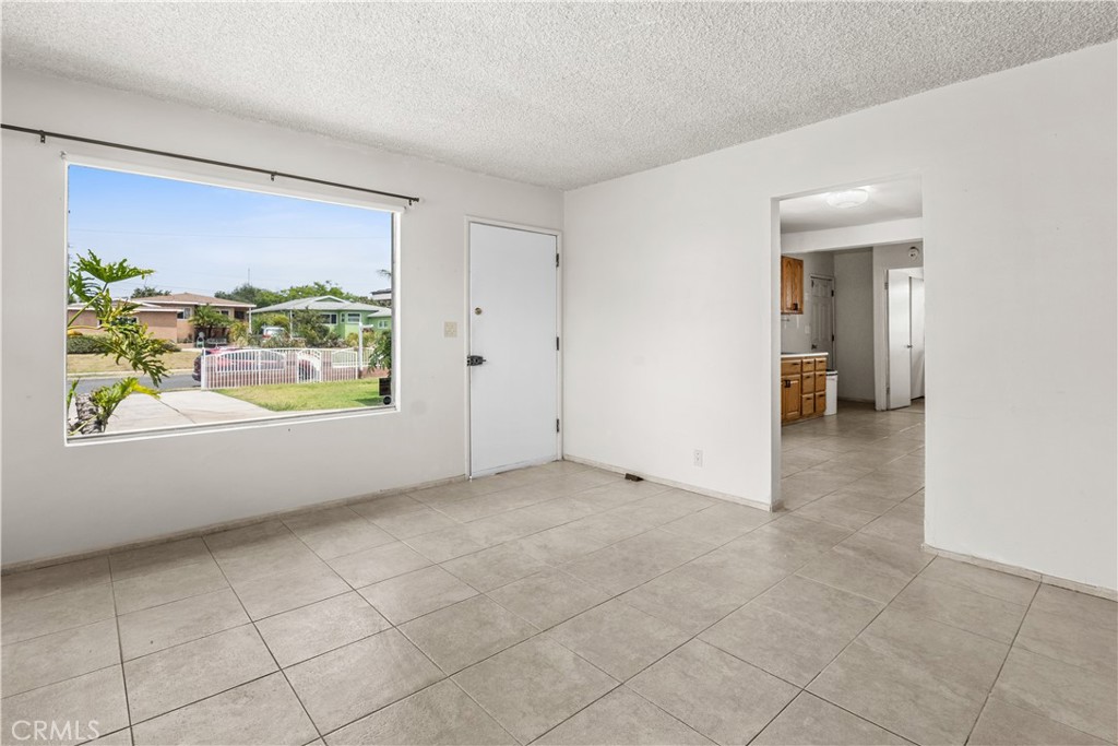 5166 W 138th