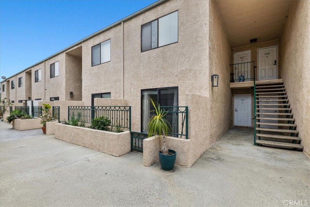 Photo of 2491 Purdue Avenue #107, Los Angeles, CA 90064 (MLS # PV26080186)