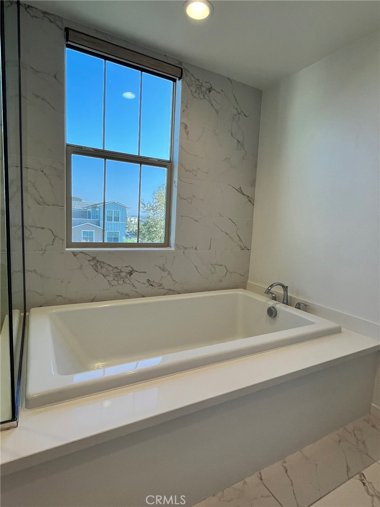 Canopy (ESCANO) - Residential Lease