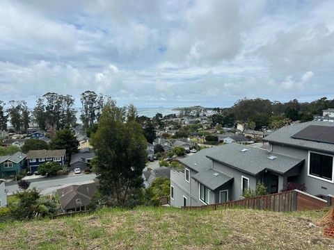 Photo of 1122 Columbus, El Granada, CA 94018 (MLS # ML82045935)