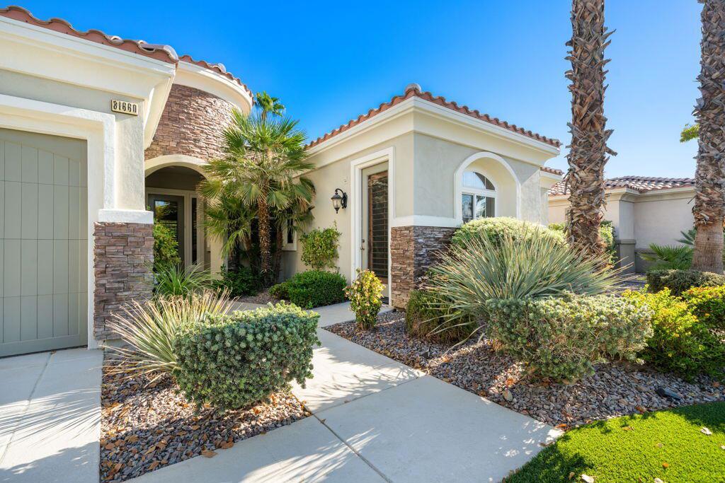 81660 Hidden Links Drive