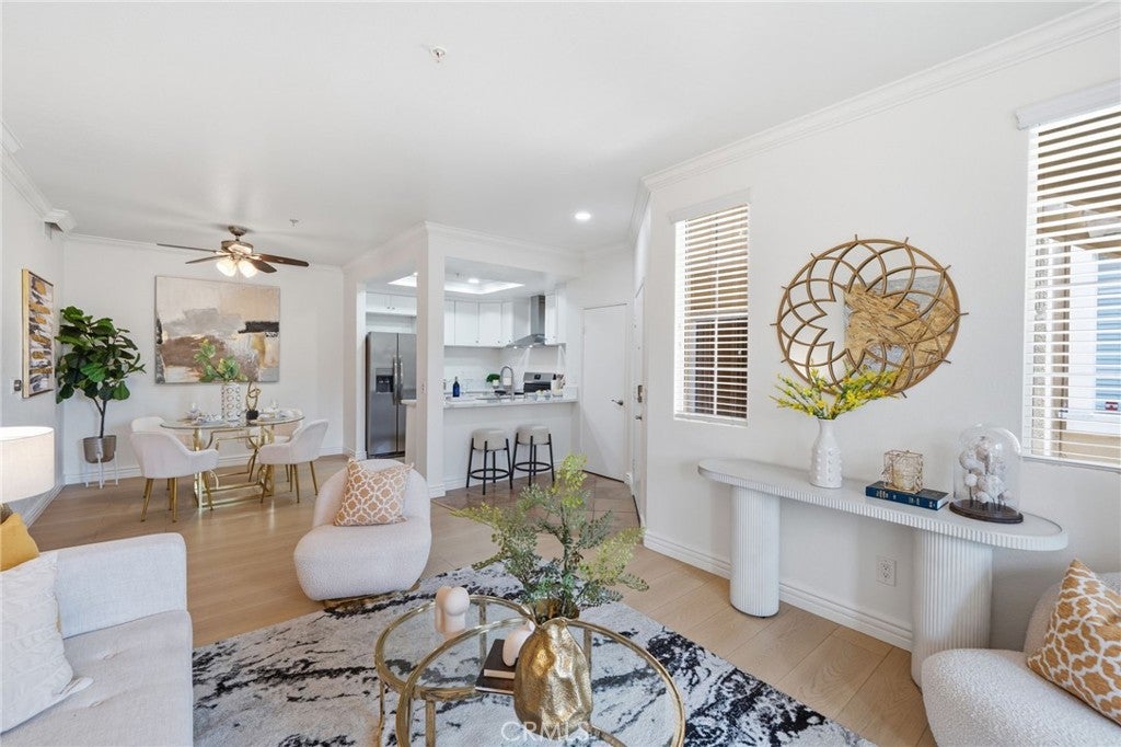 225 Gallery WAY, Tustin CA 92782