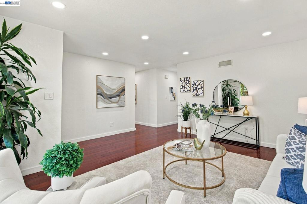 851 Geraldine St