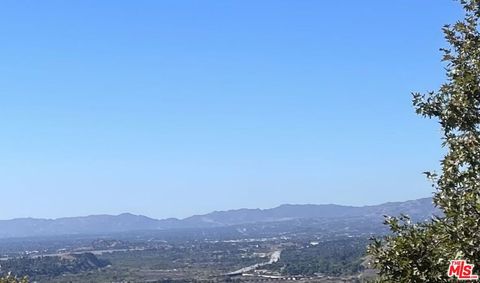 Photo of 11040 Renaissance Drive, Tujunga, CA 91042 (MLS # 26672977)