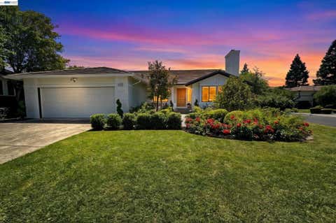 Photo of 2 Ashland Way WAY, Danville, CA 94506 (MLS # 41137044)