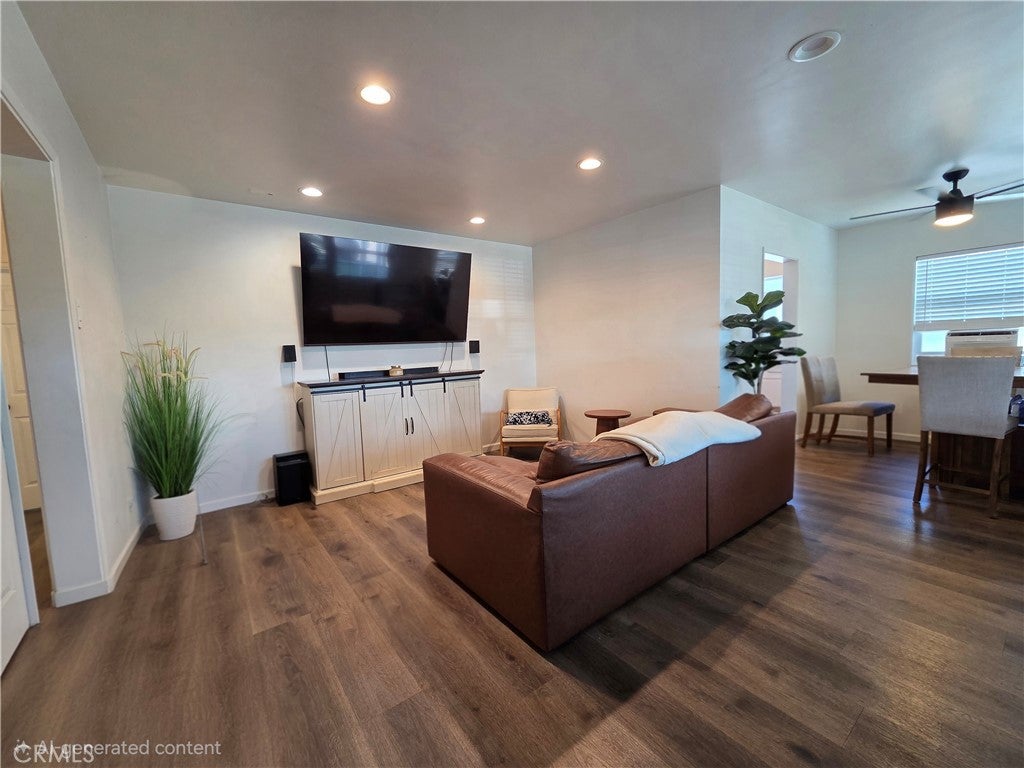 4613 Ostrom AVE, Lakewood CA 90713