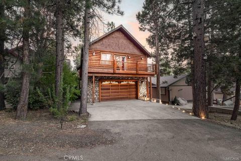 Photo of 42741 Cougar Road, Big Bear Lake, CA 92315 (MLS # IG26144509)