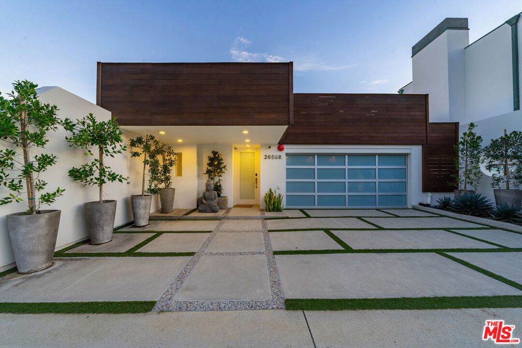 Photo of 26508 Latigo Shore Drive, Malibu, CA 90265 (MLS # 26702093)