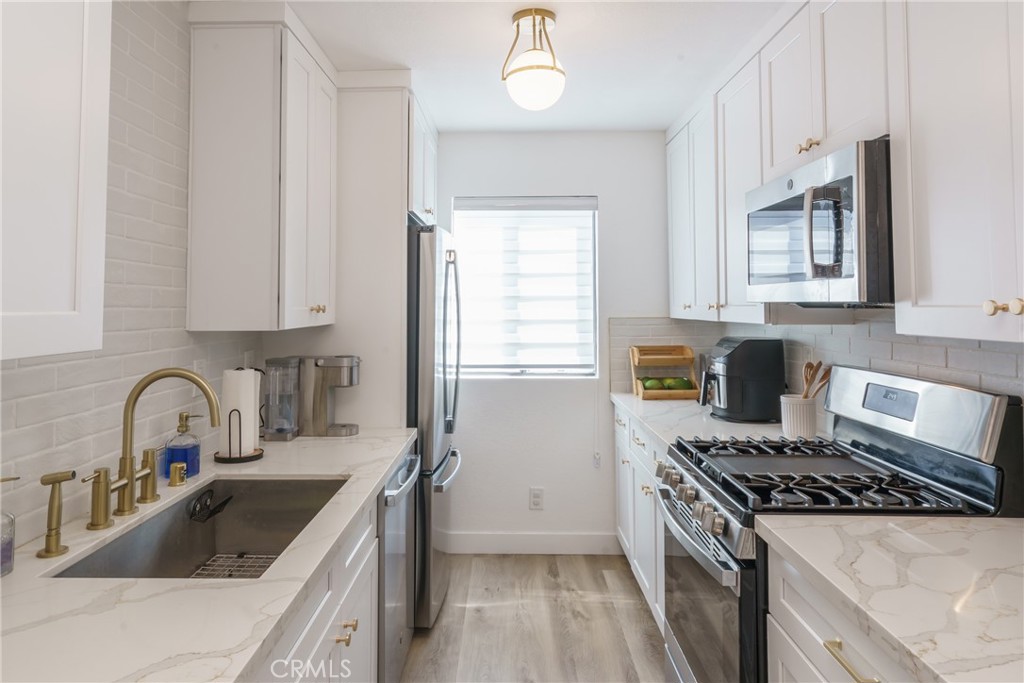 3932 N Virginia Rd 201