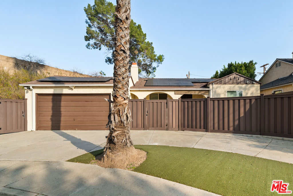 Photo 1 of 23 — 4530 Bakman Avenue, North Hollywood, CA 91602