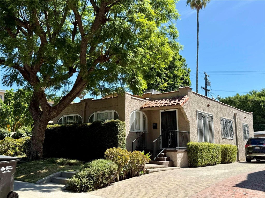 WELCOME TO WEST HOLLYWOOD. GREAT SPANISH STYLE DUPLEX, EACH UNIT OFFERS TWO BEDROOMS, ONE BATHROOM AND AN OFFICE SPACE. DRIVE-BY ONLY, DO NOT DISTURB OCCUPANTS.