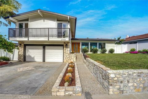 Photo of 27438 Elmbridge Dr, Rancho Palos Verdes, CA 90275 (MLS # PV26067492)