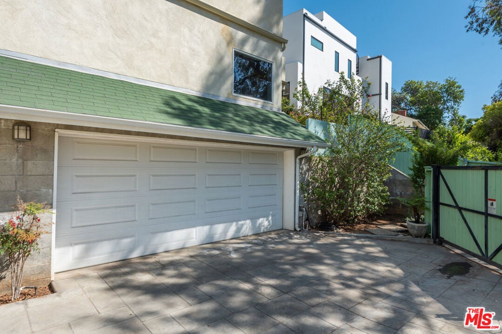 611 Baylor Street