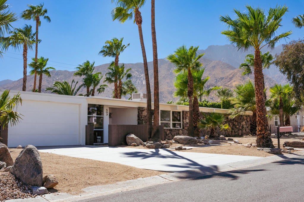 503 E Laurel Circle