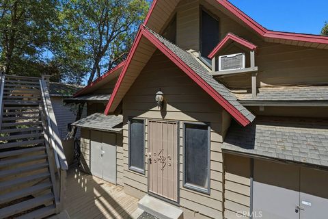 Photo of 320 Delle DR, Crestline, CA 92325 (MLS # IG26109362)