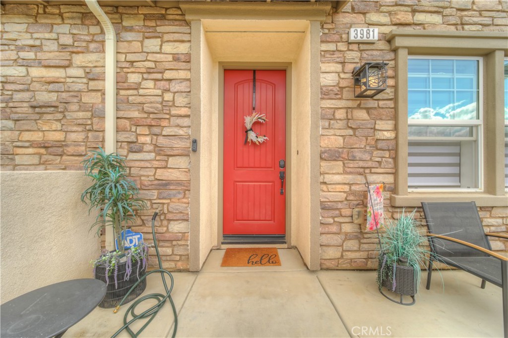 3981 E Huntington