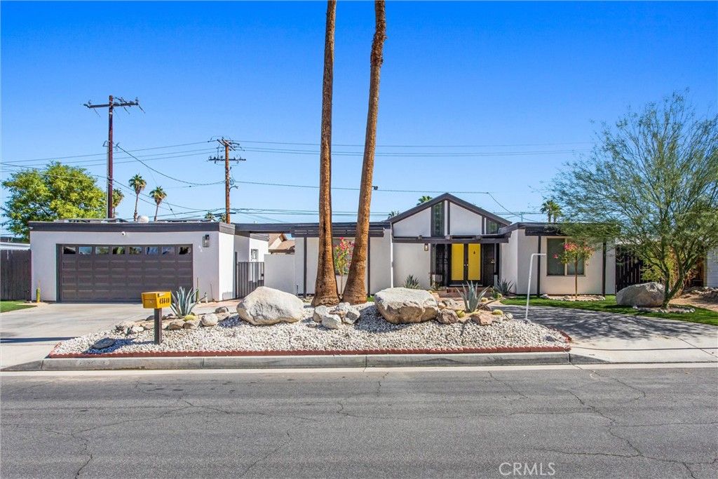 Photo of 45640 Mountain View Ave, Palm Desert, CA 92260 (MLS # SW25241836)