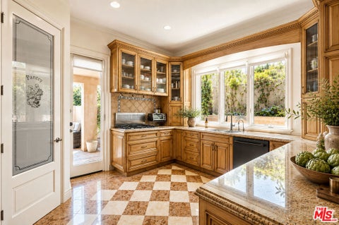 Photo of 868 Braewood Court, South Pasadena, CA 91030 (MLS # 26847505)