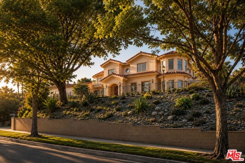 Photo of 868 Braewood Court, South Pasadena, CA 91030 (MLS # 26847505)