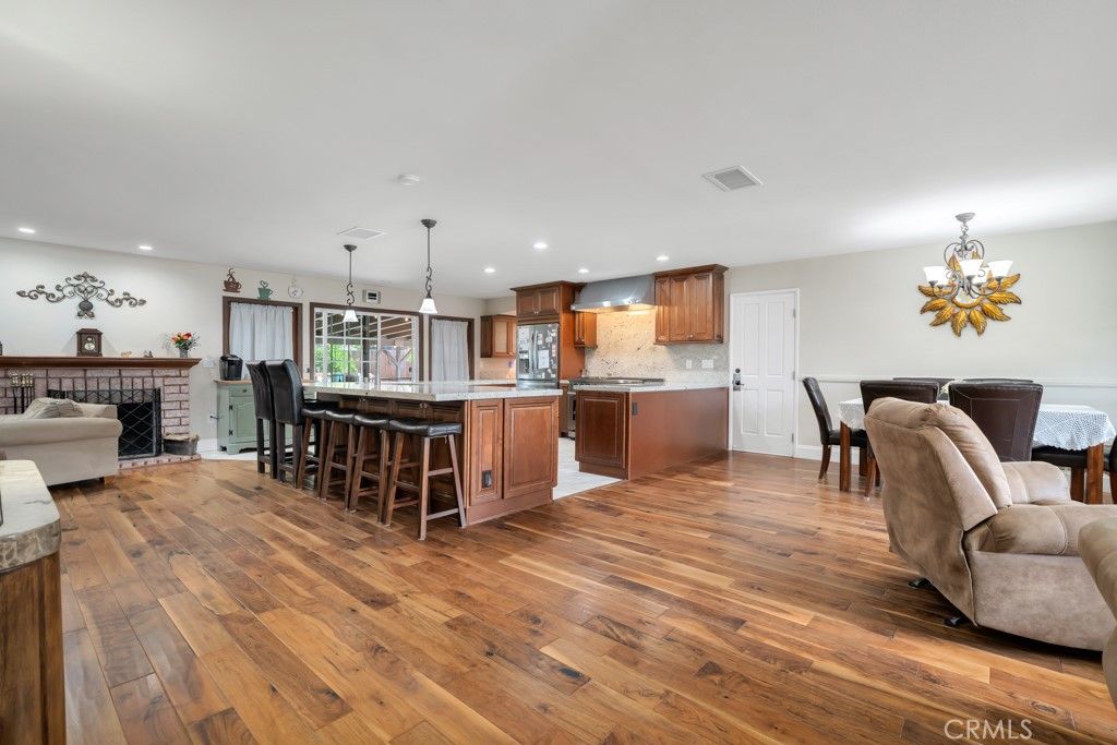 Photo of 1059 Rambling Rd, Simi Valley, CA 93065 (MLS # SR26046548)