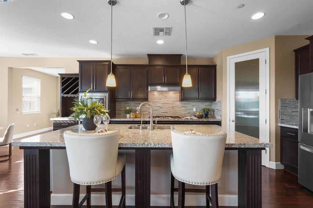 CENTRAL TRACY - Residential