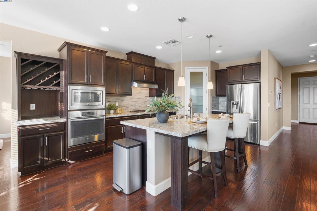 CENTRAL TRACY - Residential