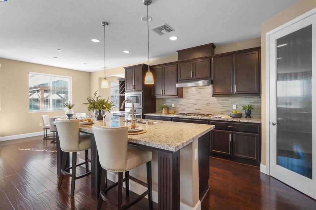 CENTRAL TRACY - Residential