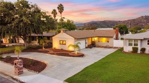 Photo of 835 E Juanita Ave, Glendora, CA 91740 (MLS # DW26081020)