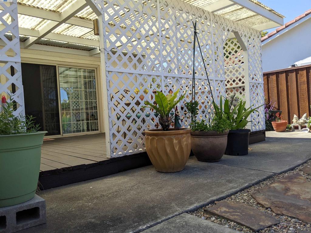 TOWN AND COUNTRY - Residential