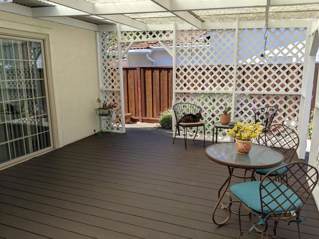 TOWN AND COUNTRY - Residential