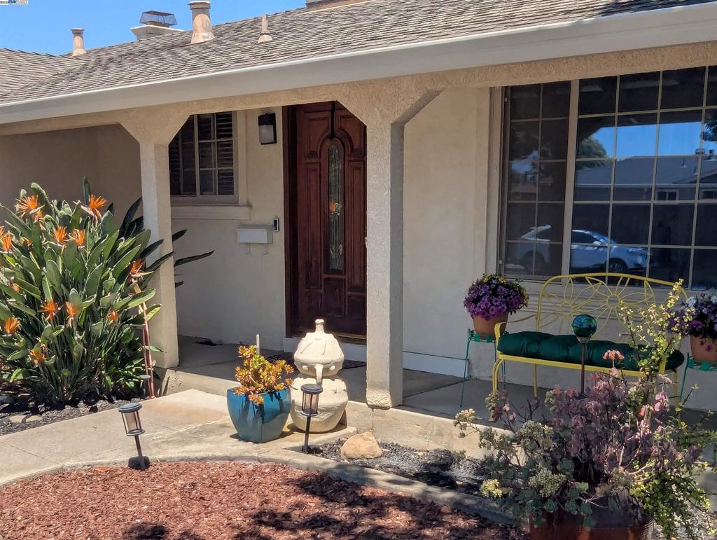 TOWN AND COUNTRY - Residential