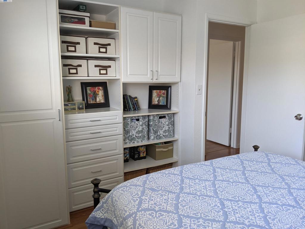 TOWN AND COUNTRY - Residential