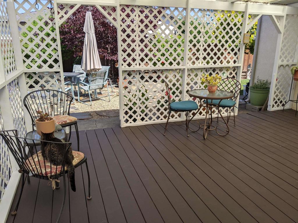 TOWN AND COUNTRY - Residential