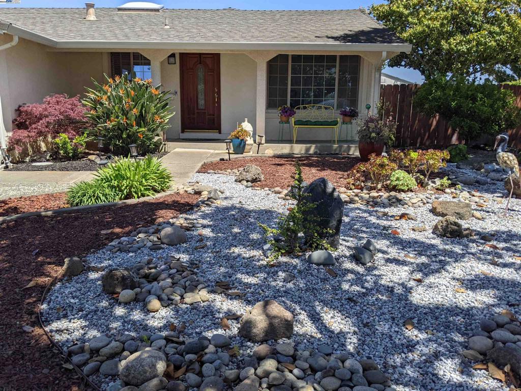 TOWN AND COUNTRY - Residential