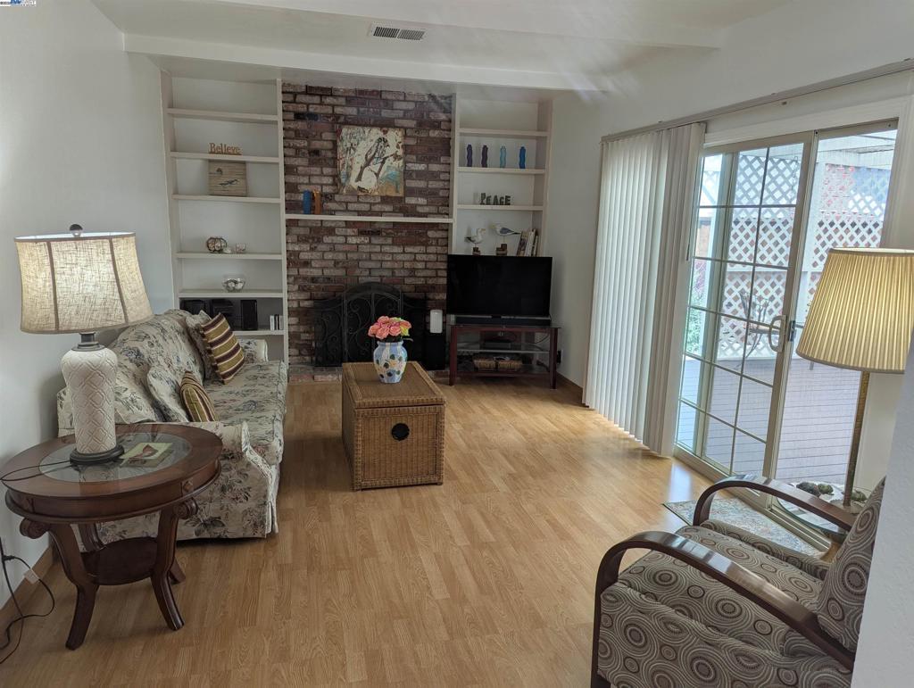 TOWN AND COUNTRY - Residential