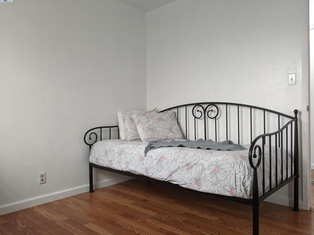 TOWN AND COUNTRY - Residential