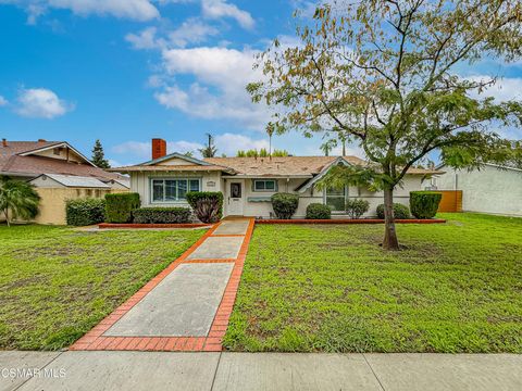22537 Saticoy Street West Hills CA 91307